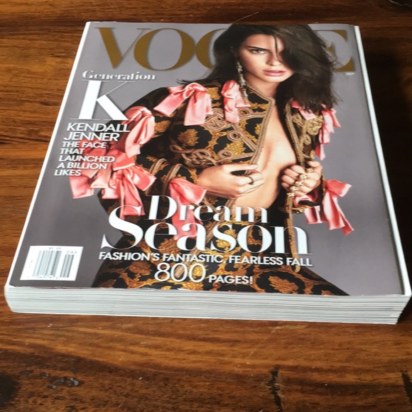 VOGUE Kendall Jenner September 2016 U.S. Magazine 800 pages (no bundling please) - Picture 5 of 9
